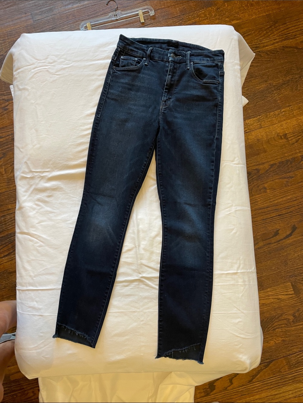 MOTHER Black Denim high waisted looker ankle fry size 25